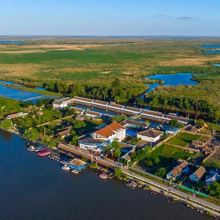 Hotel Sunrise Кришан Екстериор снимка