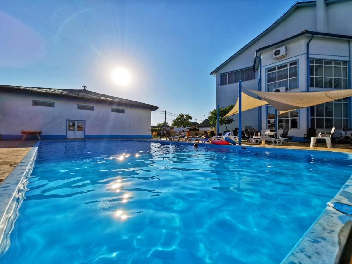 Hotel Sunrise Кришан Екстериор снимка