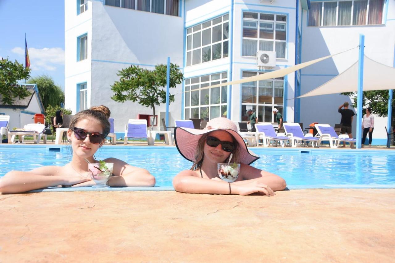 Hotel Sunrise Кришан Екстериор снимка