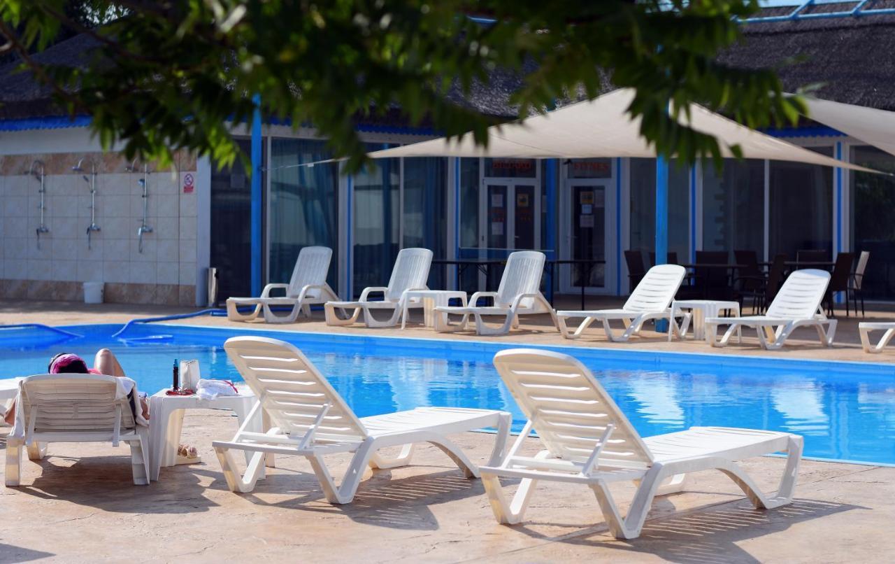 Hotel Sunrise Кришан Екстериор снимка