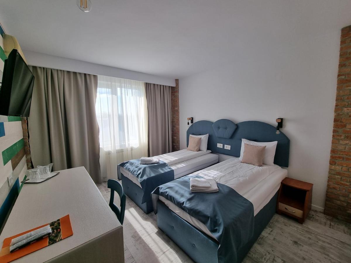 Hotel Sunrise Кришан Екстериор снимка