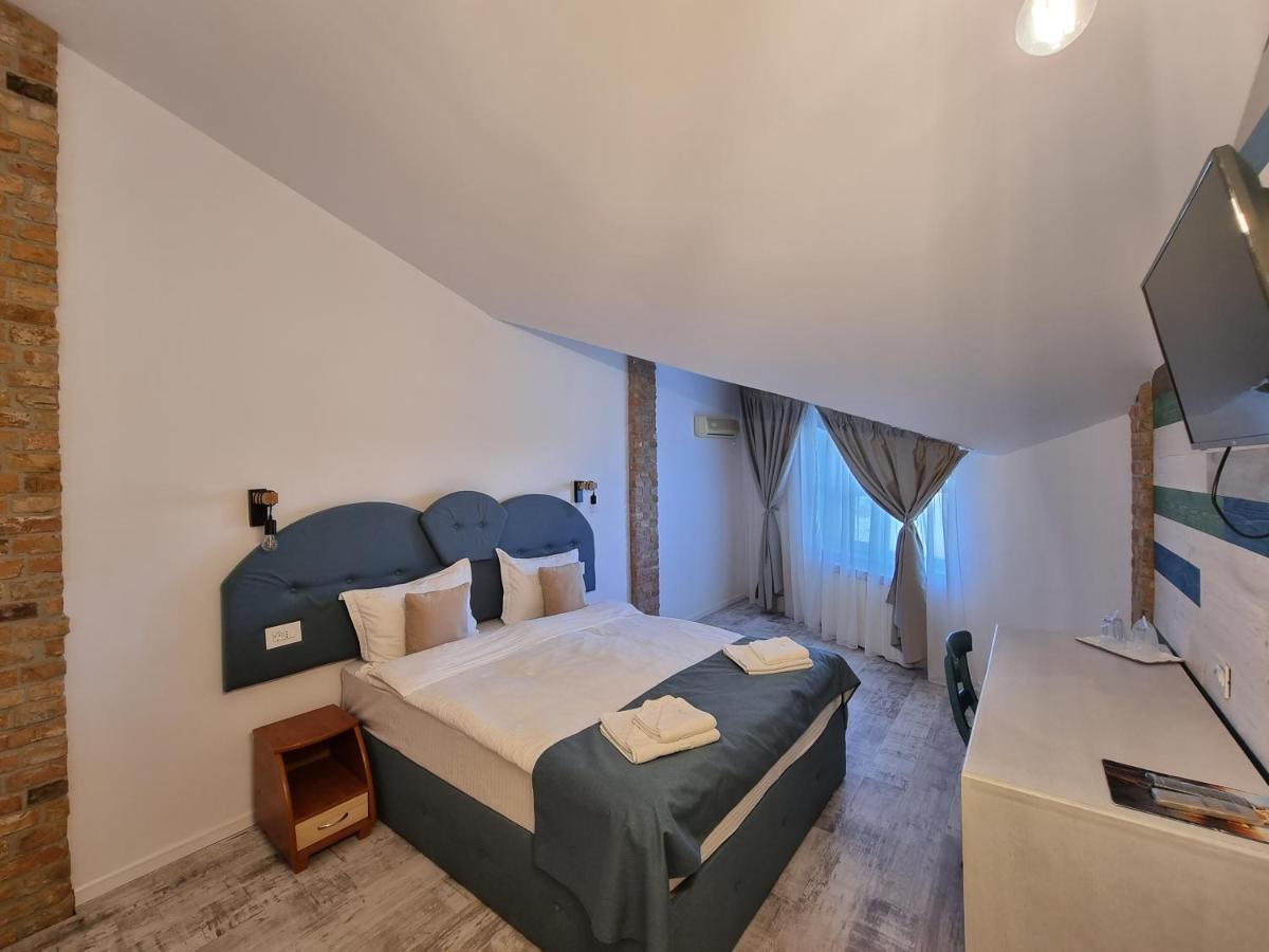 Hotel Sunrise Кришан Екстериор снимка