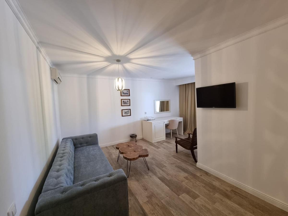 Hotel Sunrise Кришан Екстериор снимка