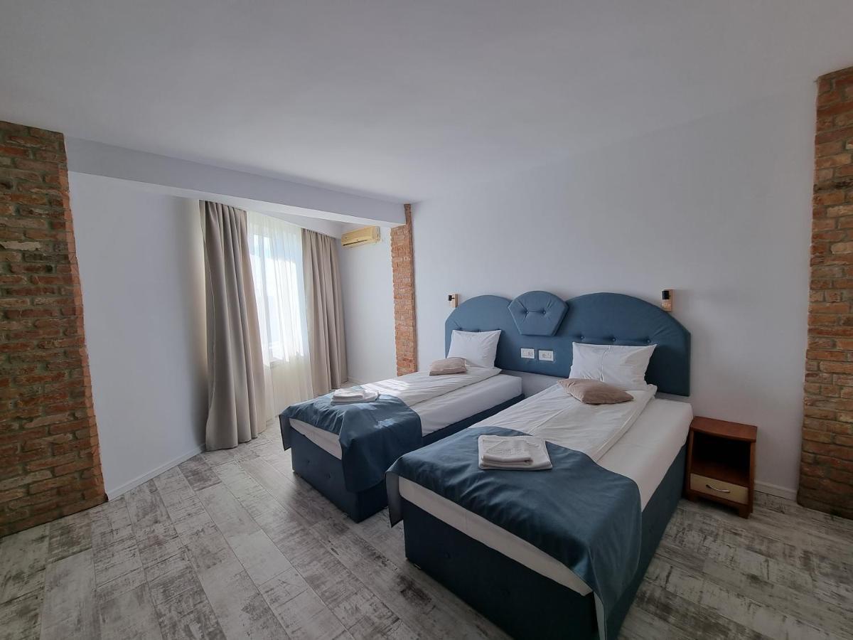Hotel Sunrise Кришан Екстериор снимка