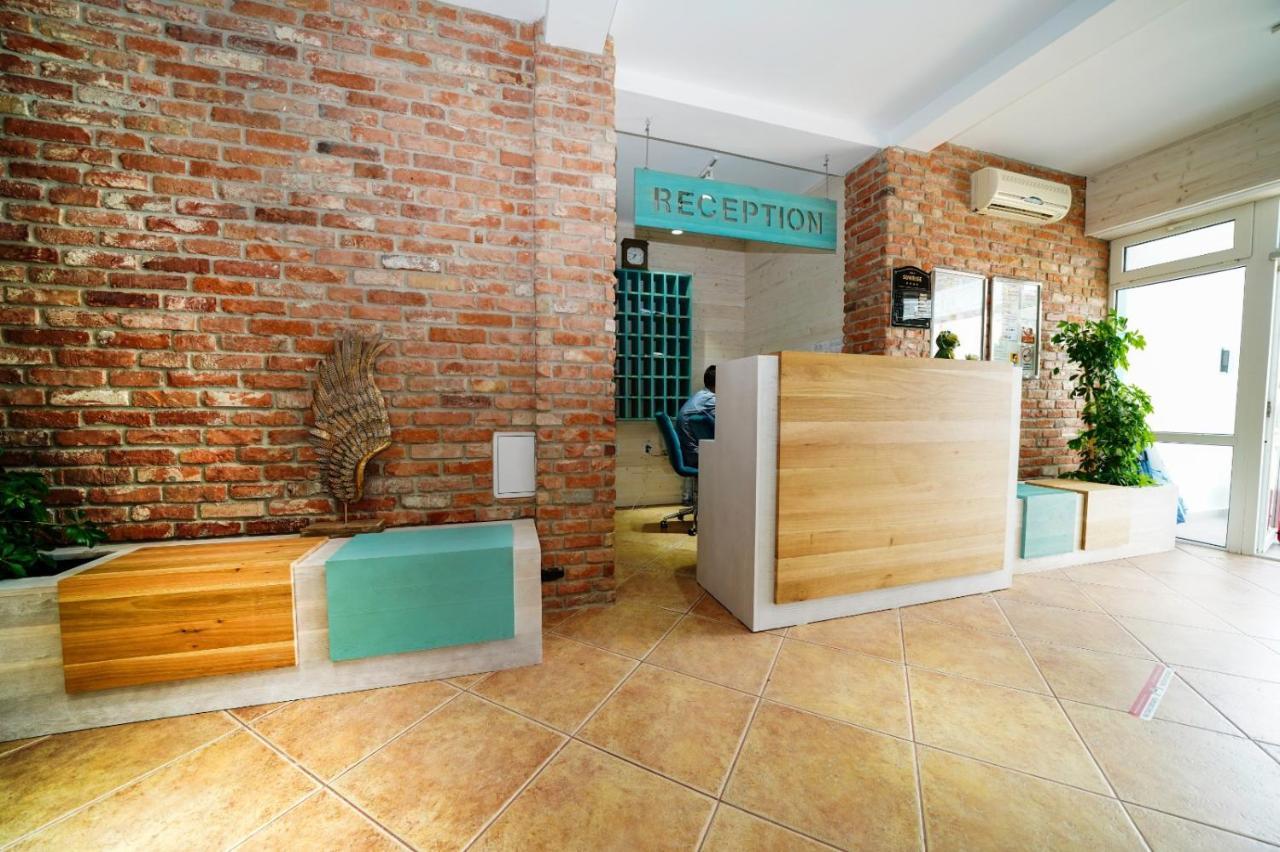 Hotel Sunrise Кришан Екстериор снимка