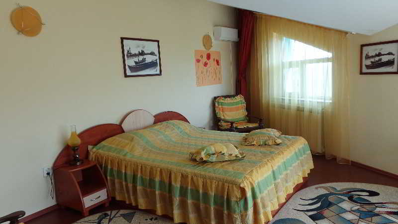 Hotel Sunrise Кришан Екстериор снимка